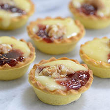 Baked Camembert and Raspberry Preserves Mini Tarts Recipe