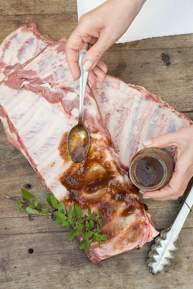 Tender Pork Ribs With DIY Barbeque Sauce Recipe