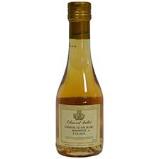 White Wine Vinegar Flavored with Walnut