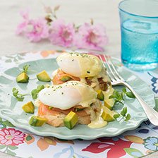 Smoked Salmon Eggs Benedict Recipe | Gourmet Food World