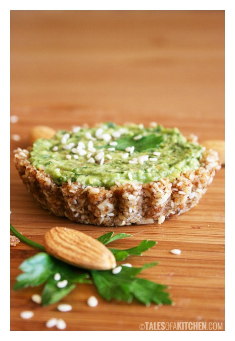 Pesto and Avocado Mini Tarts: Pretty (good for you)!