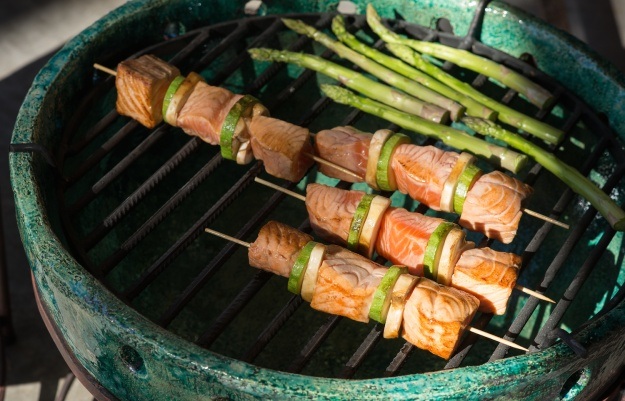 salmonskewers_grill