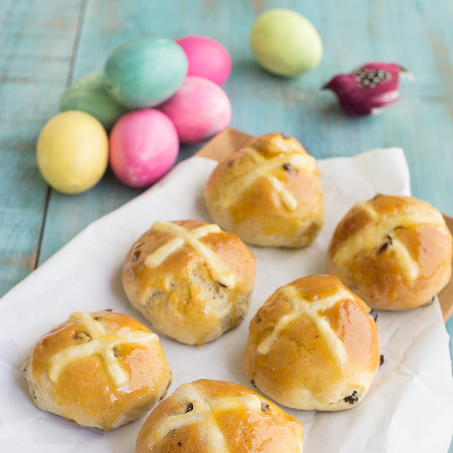 Cinnamon Raisin Hot Cross Buns With Apricot Glaze Recipe | Gourmet